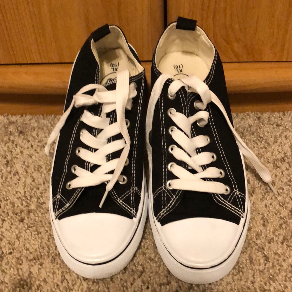 Tennis Shoes